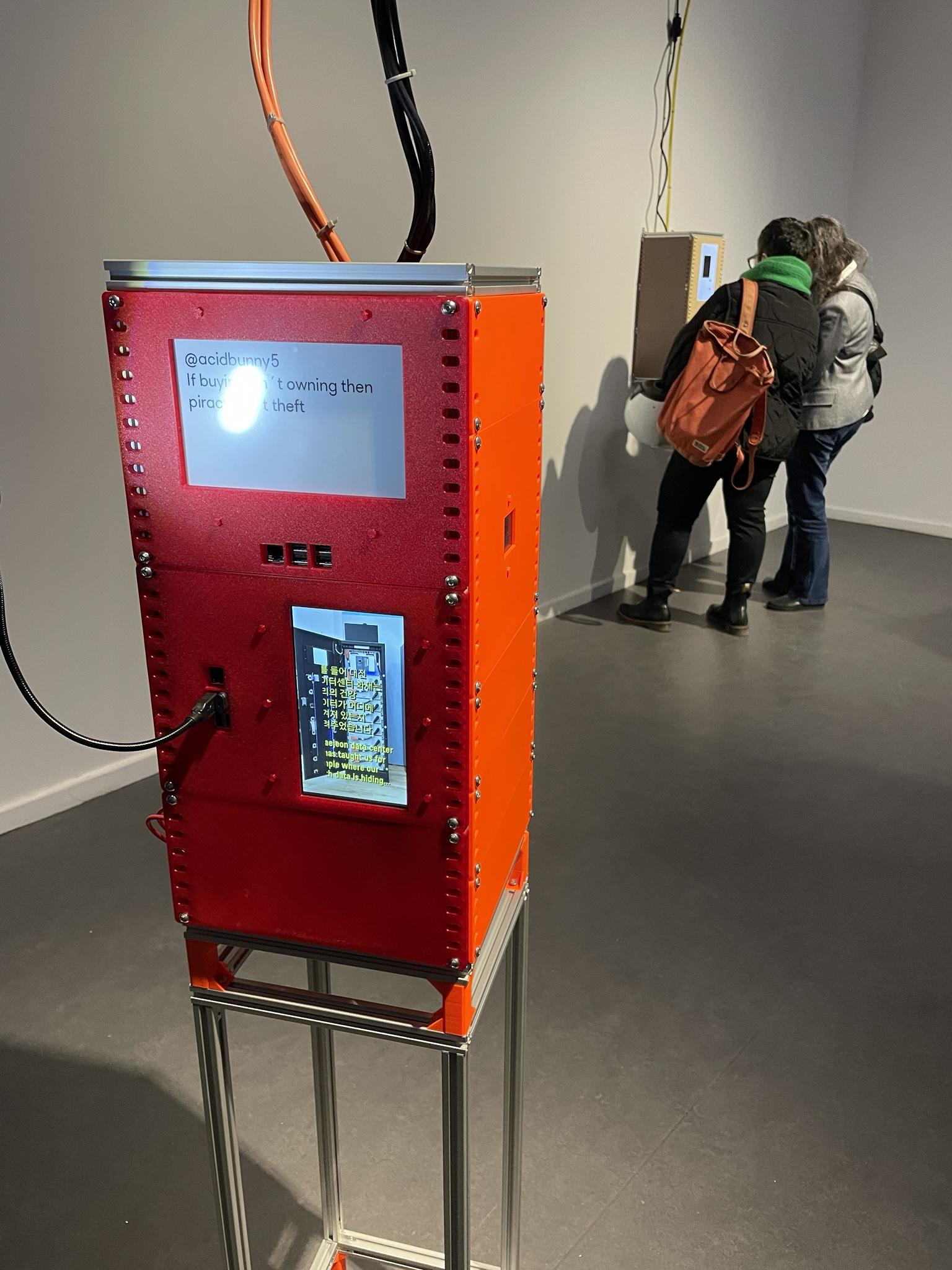 Orange diy server with integrated screens and cables